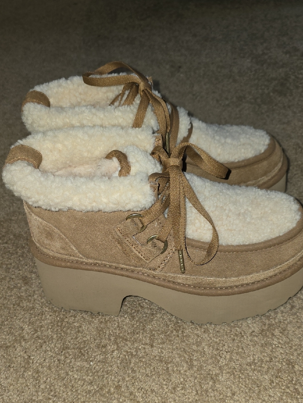 Ugg Womens Tan Suede Platform Sherpa Lined Lace-Up Boots